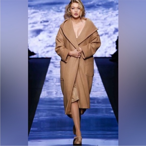 Classic Max Mara Rialto Coat- Camel size 36